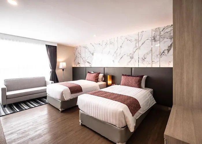 Sinsuvarn Airport Hotel 4*