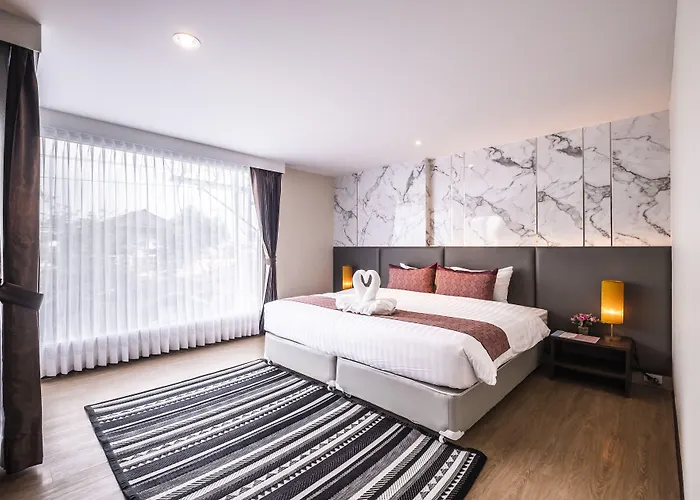 Sinsuvarn Airport Hotel 4*