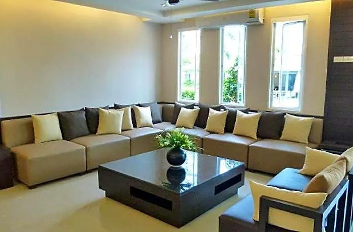 Sinsuvarn Airport Hotel 4*