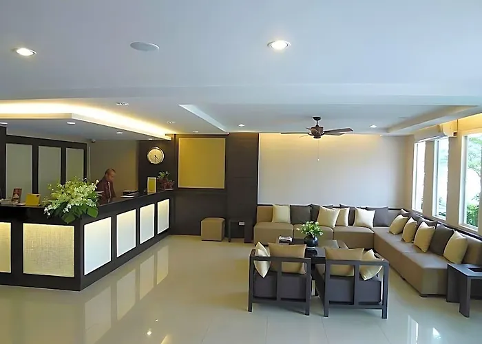 Sinsuvarn Airport Hotel 4*