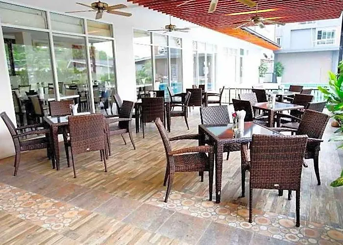 Sinsuvarn Airport Hotel
